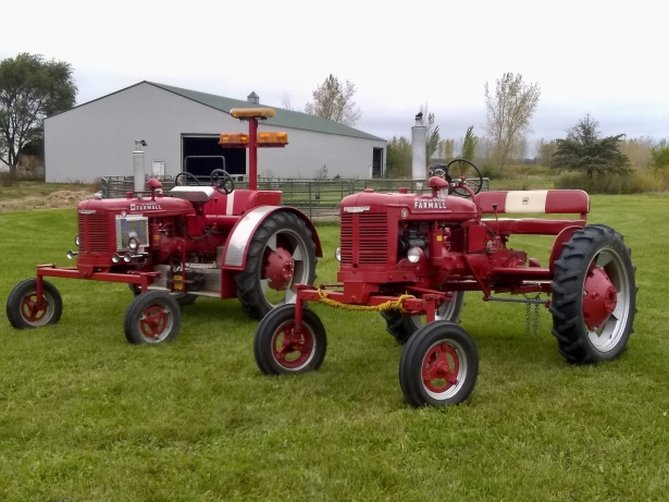 Our Tractor Wagon set up is available year round for Chicago Entertainment Rentals ©, event rentals, party rentals, and can be used for promotional needs like Chicago Parades!  Book Chicago Hayrides for your Corporate Events, Church Events, Company Partie